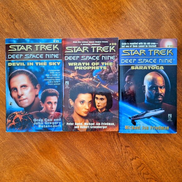 STAR TREK Deep Space Nine Book Lot Paperback Science Fiction - Picture 1 of 2